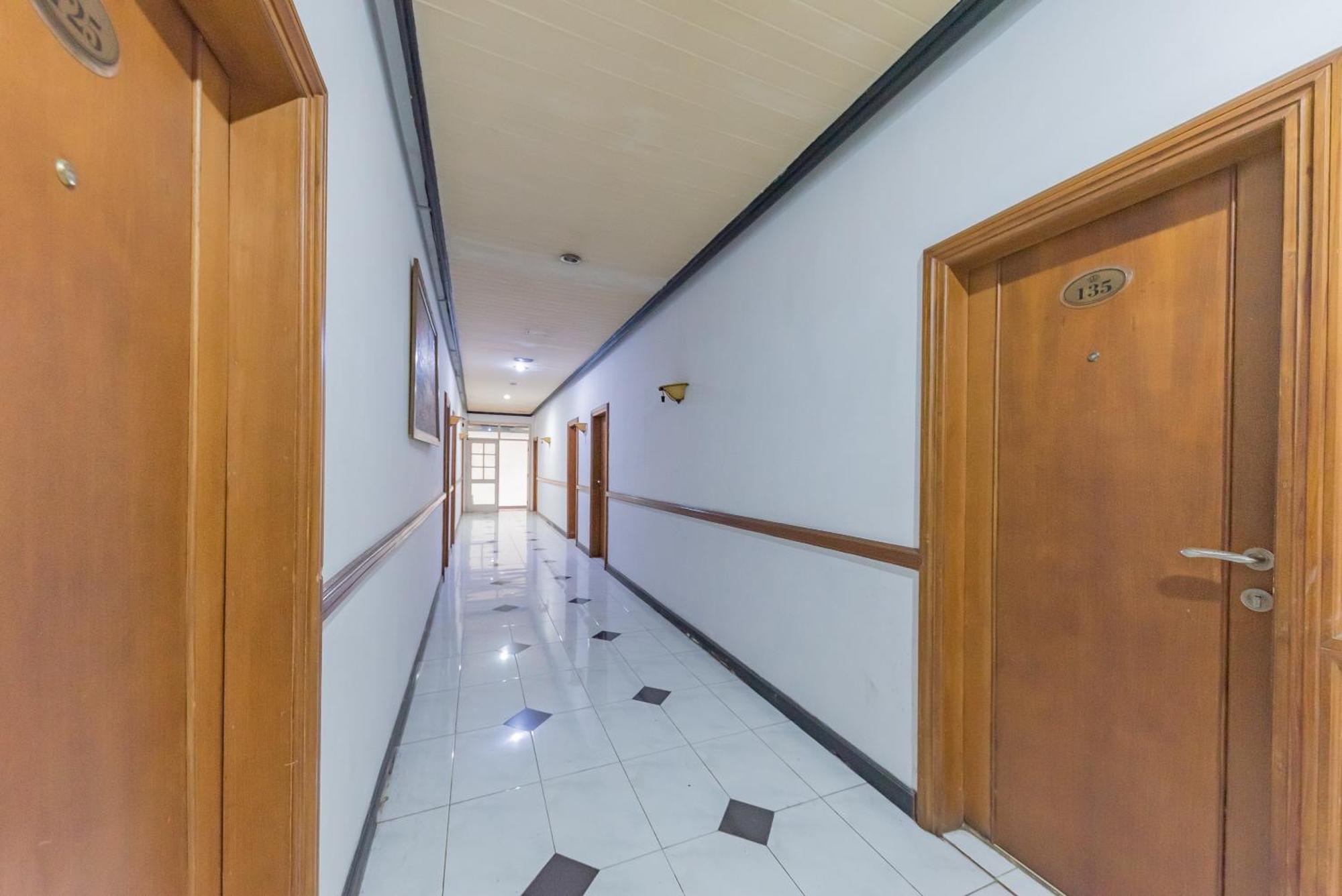 Urbanview Hotel Crown Tasikmalaya By Reddoorz Esterno foto