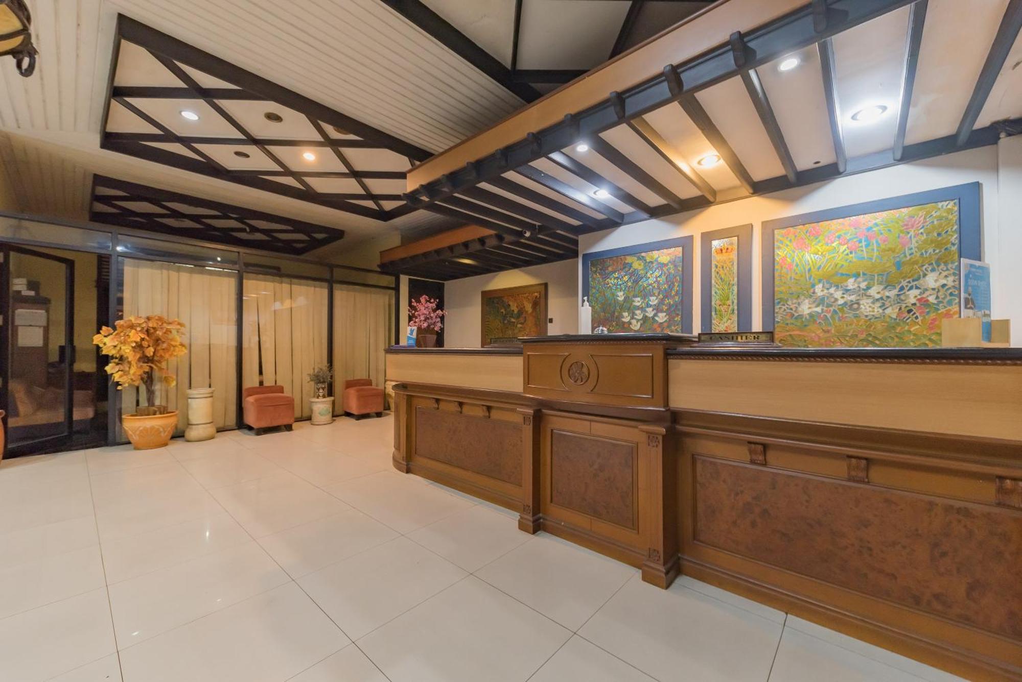 Urbanview Hotel Crown Tasikmalaya By Reddoorz Esterno foto