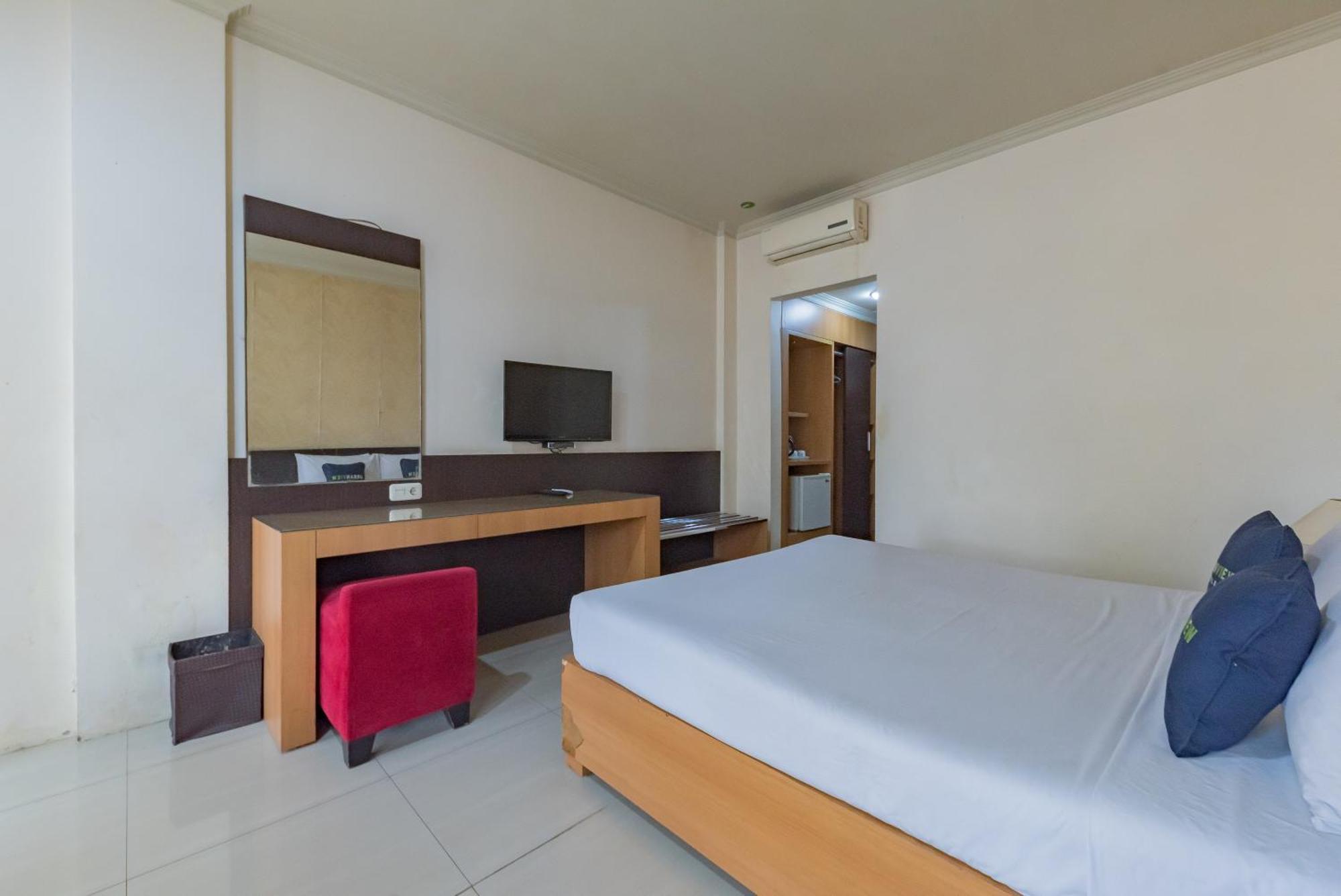 Urbanview Hotel Crown Tasikmalaya By Reddoorz Esterno foto