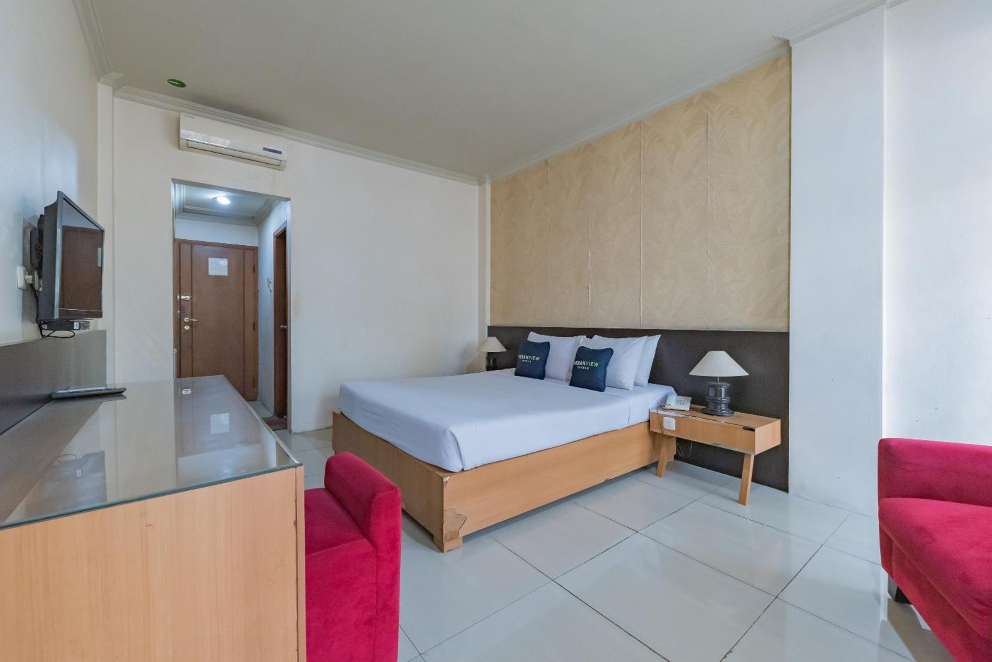 Urbanview Hotel Crown Tasikmalaya By Reddoorz Esterno foto