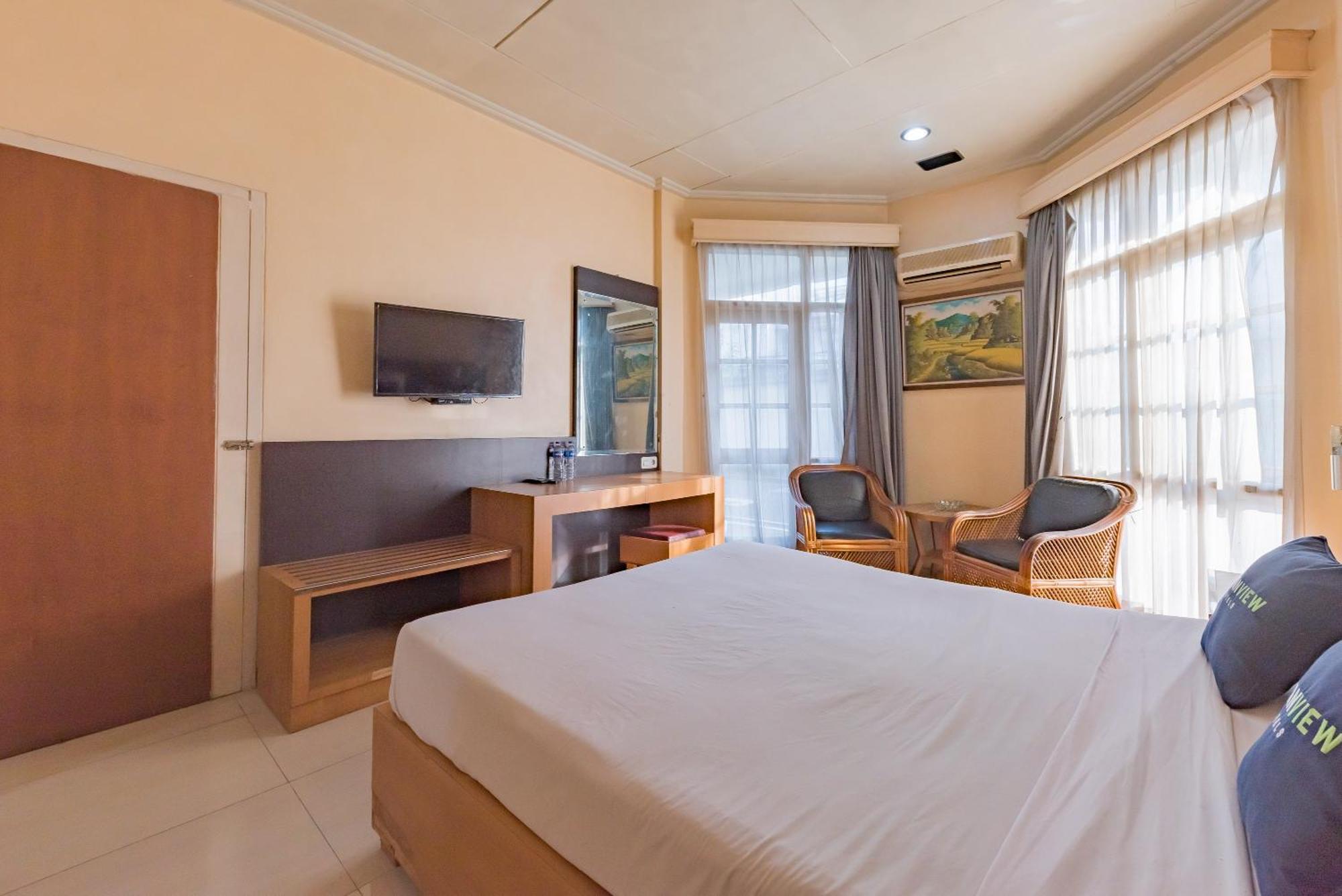 Urbanview Hotel Crown Tasikmalaya By Reddoorz Esterno foto