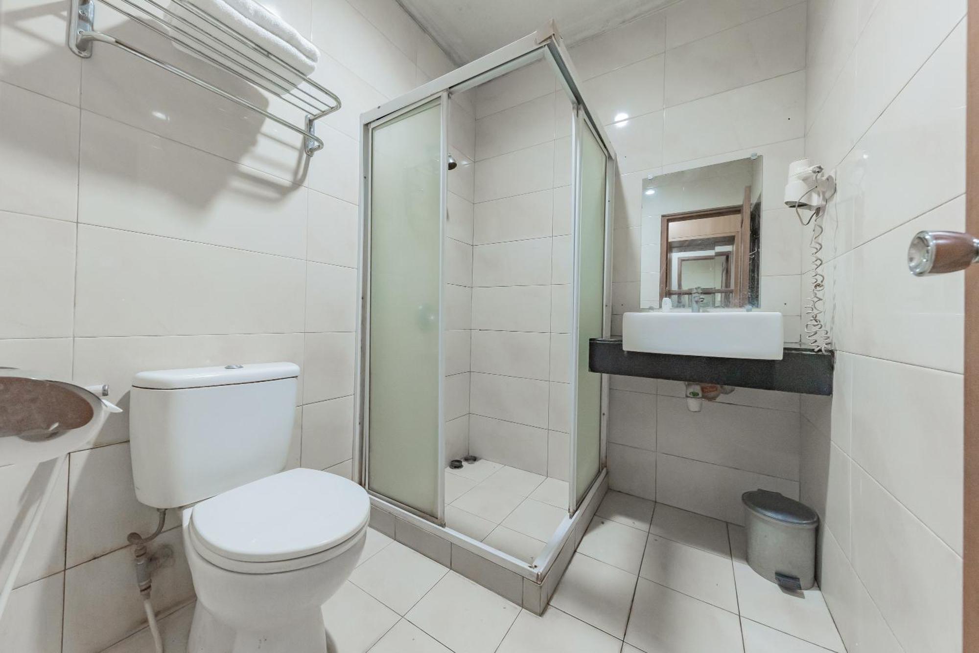 Urbanview Hotel Crown Tasikmalaya By Reddoorz Esterno foto