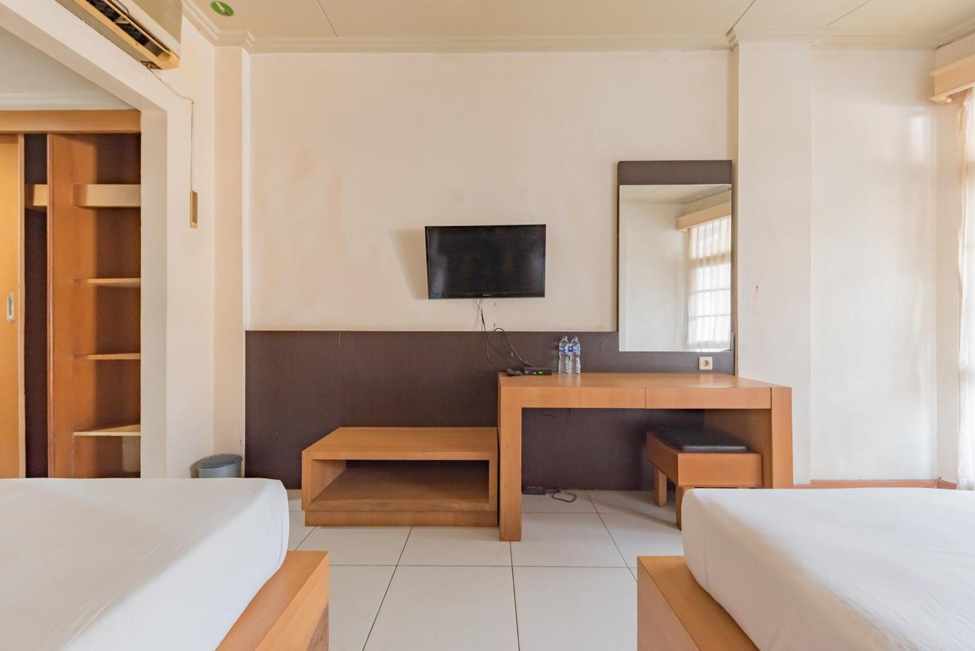 Urbanview Hotel Crown Tasikmalaya By Reddoorz Esterno foto