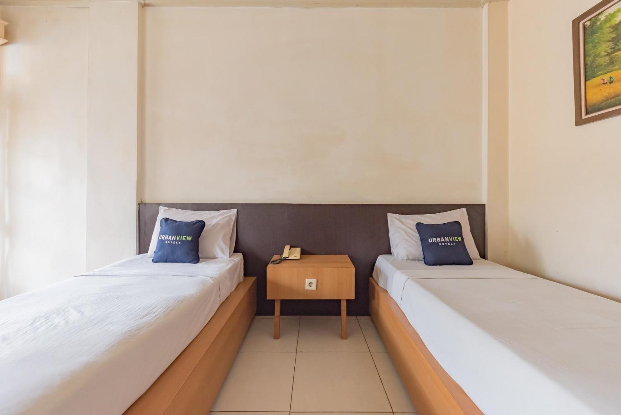 Urbanview Hotel Crown Tasikmalaya By Reddoorz Esterno foto