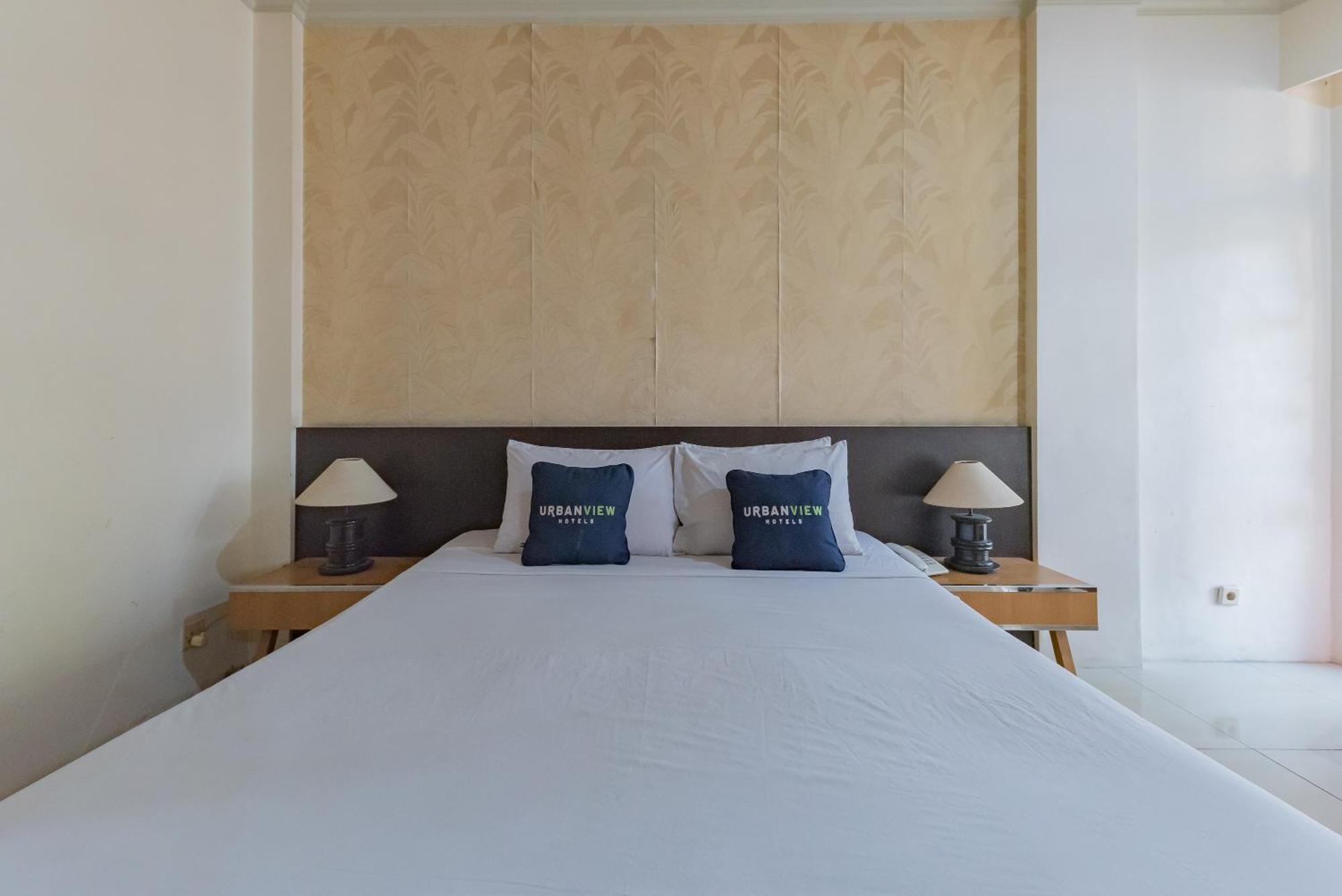 Urbanview Hotel Crown Tasikmalaya By Reddoorz Esterno foto