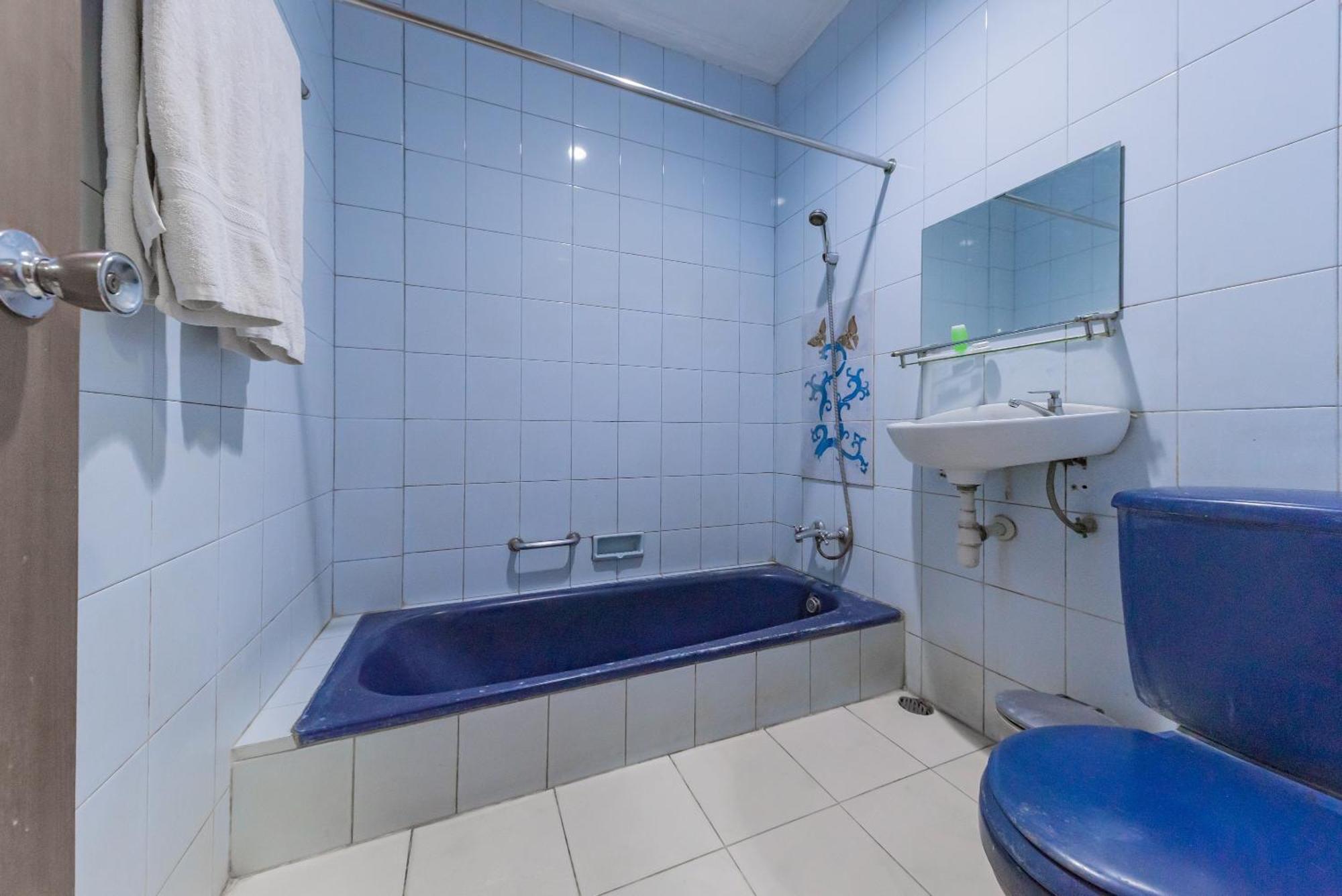 Urbanview Hotel Crown Tasikmalaya By Reddoorz Esterno foto
