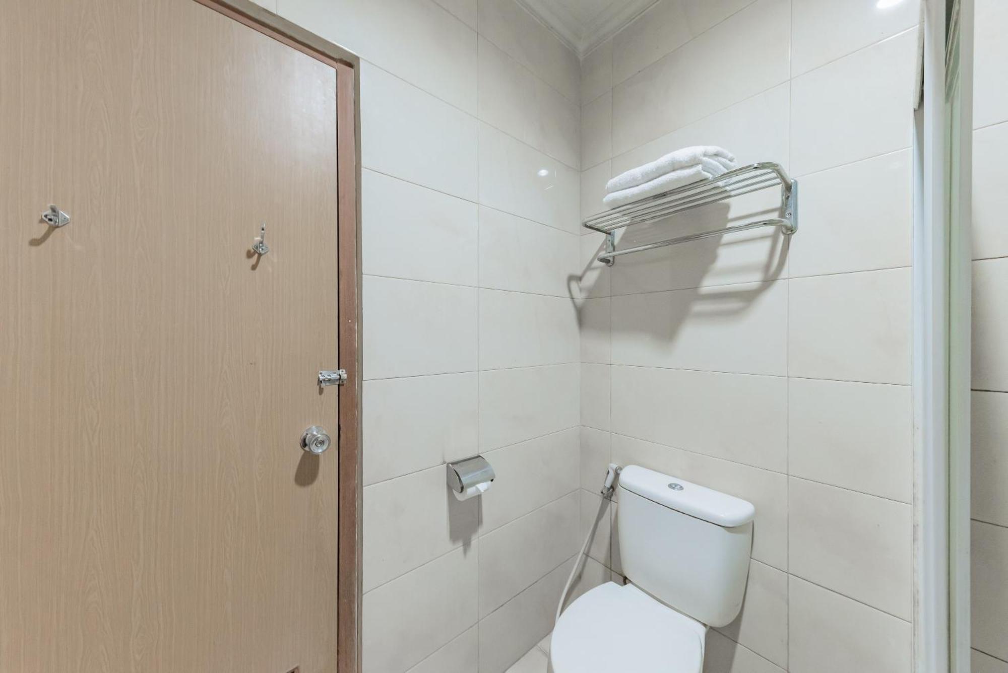 Urbanview Hotel Crown Tasikmalaya By Reddoorz Esterno foto